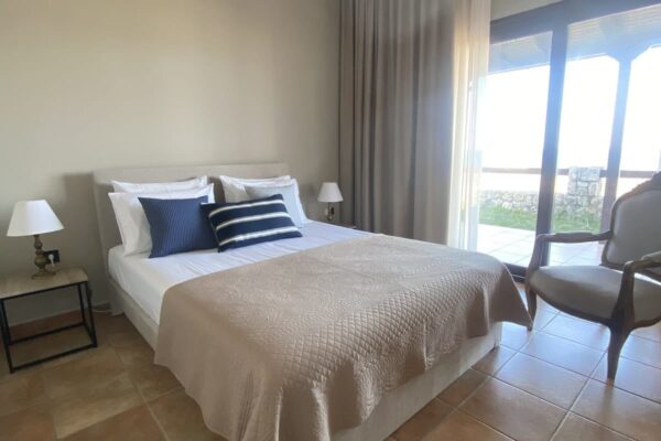 ef626282-a0a0-42b6-af27-47309d467f46